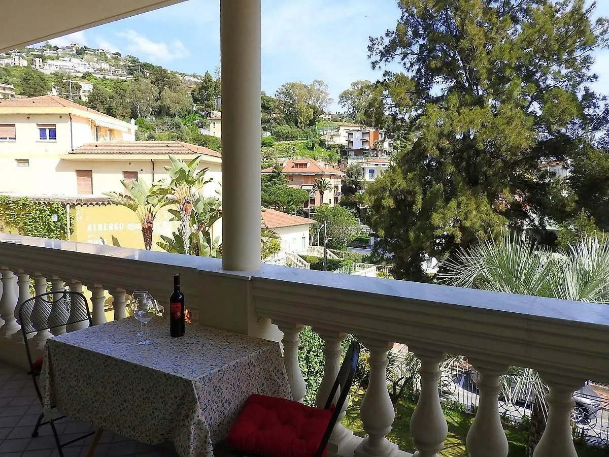 Apartment Villa Emma Ospedaletti Italy